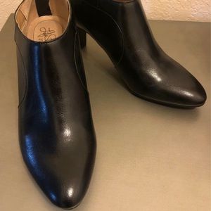 Life Strides women booties 10W